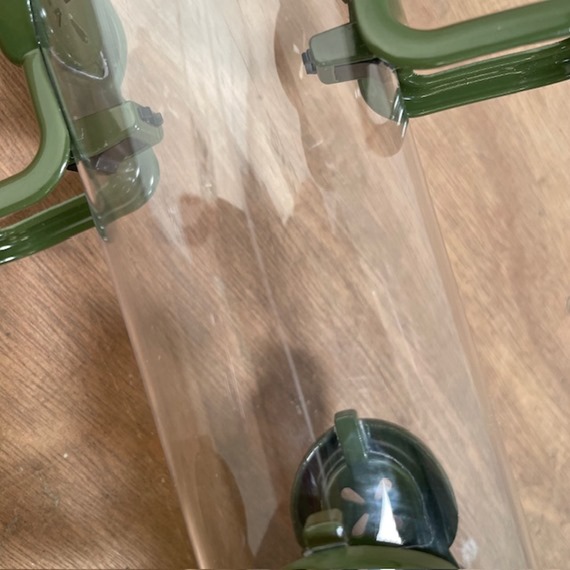 Clearance Ring-Pull Click™ Niger Feeder