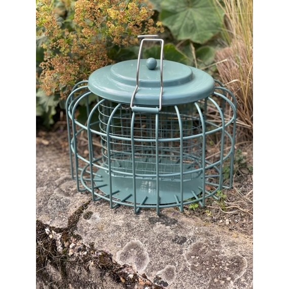 Nuttery Oval Caged Feeder 