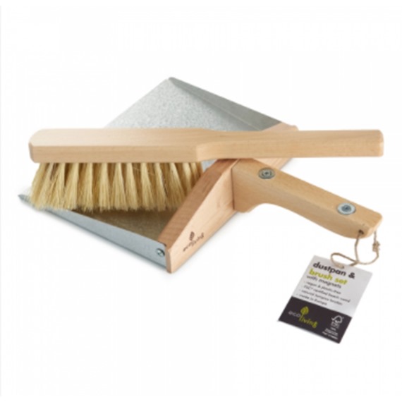 Magnetic dustpan and brush set