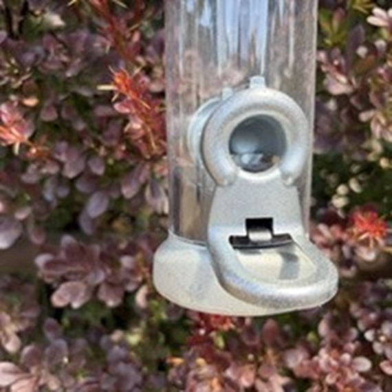Ring-Pull Click™ Zinc Metal Seed Feeders Clearance